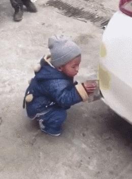 贾玲在沙发上翘二郎腿搞笑图片,贾玲跷二郎腿动图下载