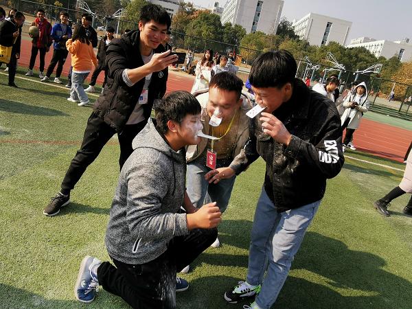 凝心聚力共创未来趣味运动会,高校趣味运动会