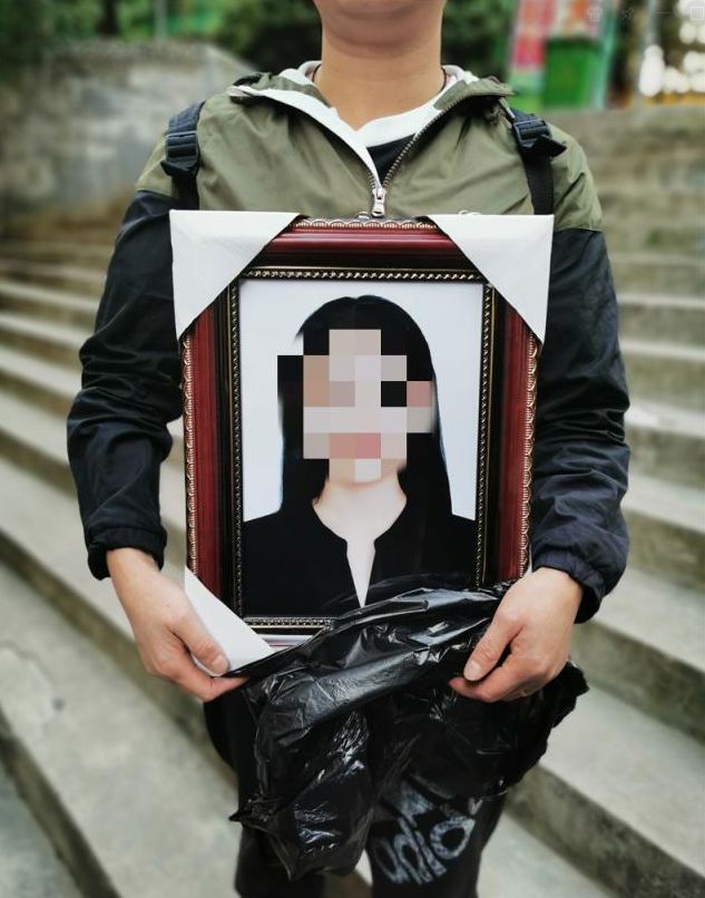 20岁女孩拍完艺术照后自杀，背后折射出怎样的影楼内幕？