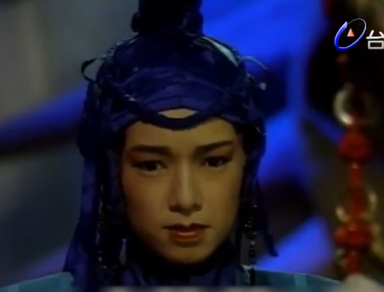 武功、变身、诅咒、外星人，童年看得津津有味的《小侠龙旋风》