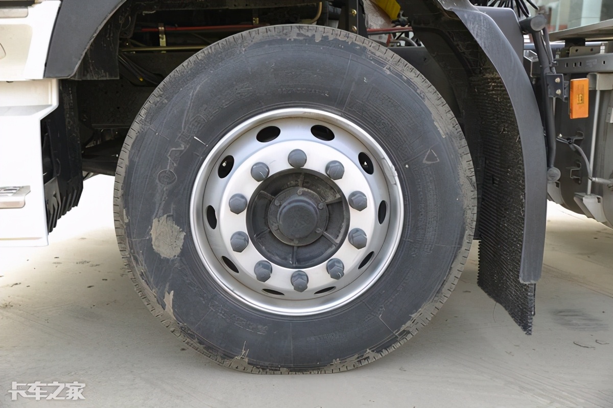 340马力配10挡箱，中短途运输利器，详解东风天龙4x2重卡