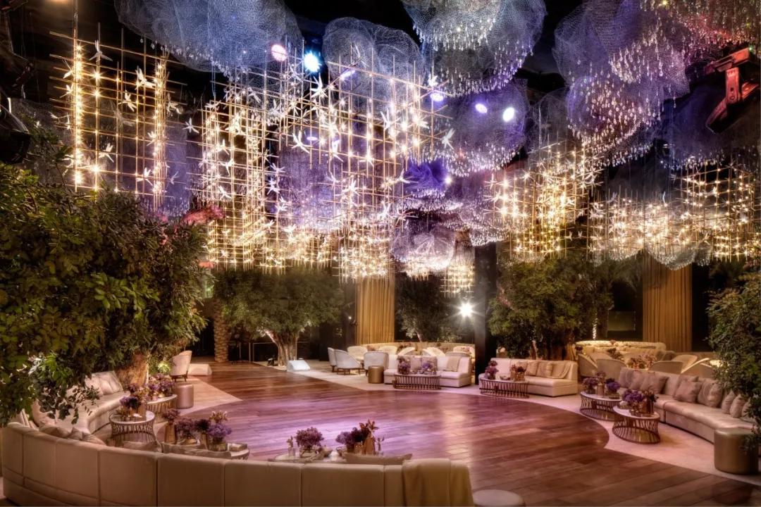 这才是婚礼真正应该有的样子,前院办婚礼后院摆酒席