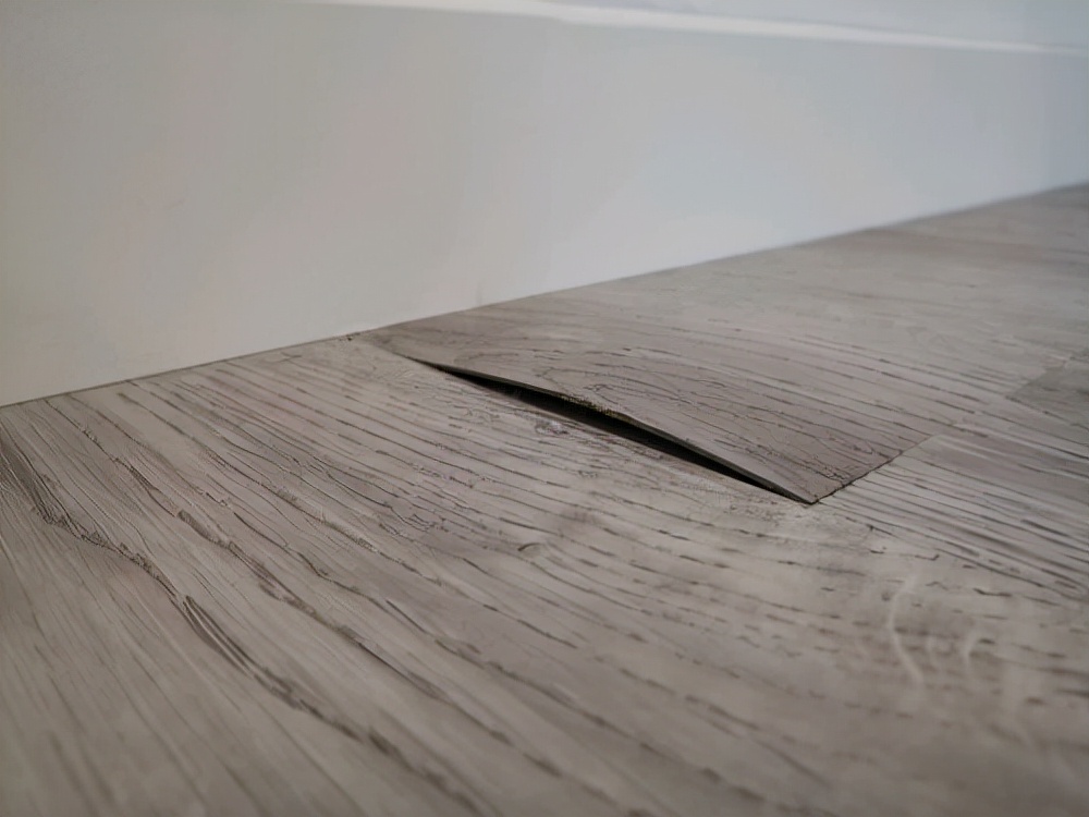 装修新人不知道选木地板还是瓷砖？5个点详细对比，学到就是赚到