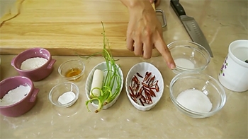 香辣鱿鱼最正宗的做法,香辣鱿鱼须香辣可口