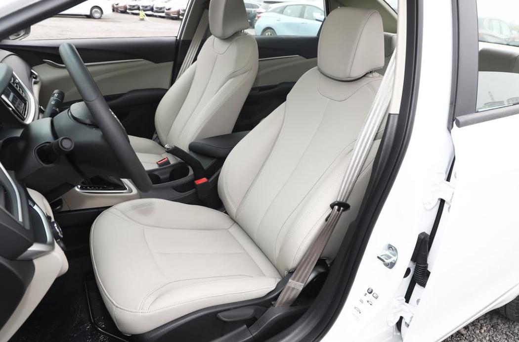 别克英朗1.6精英贷款落地价,第一次买车5万左右