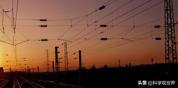 磁悬浮列车和高铁的区别是什么,磁悬浮列车应用了什么原理运行的