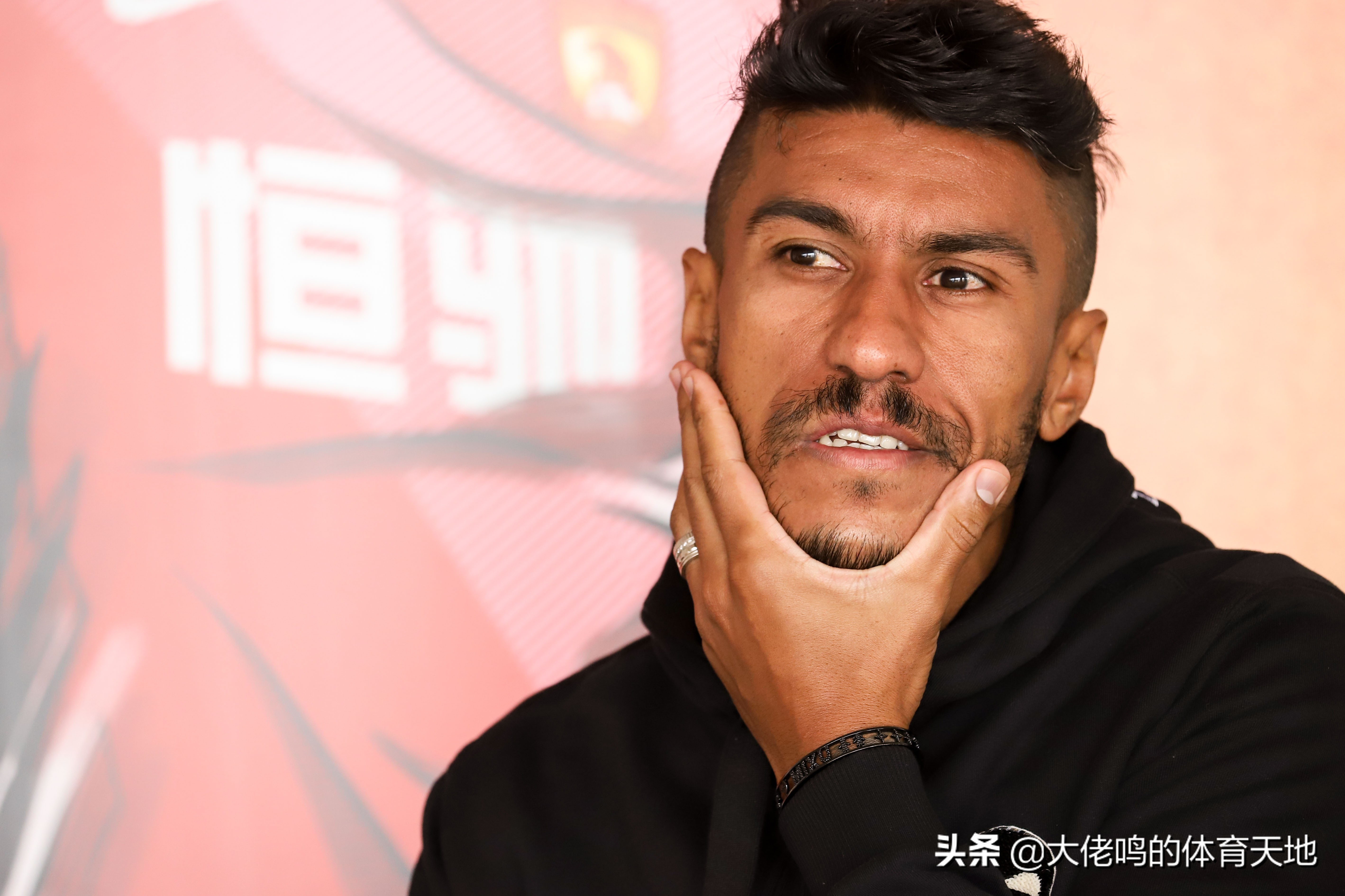 恒大保利尼奥亚冠远射,保利尼奥评价恒大球员