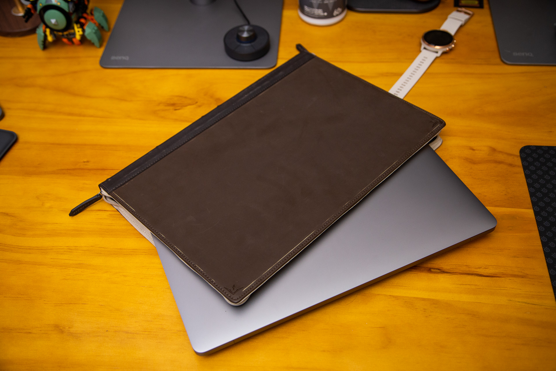 书房桌面价值5W？我的Mac桌面分享