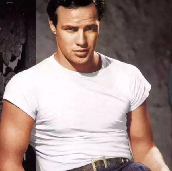 白小t最新款t恤,白小t服装性价比