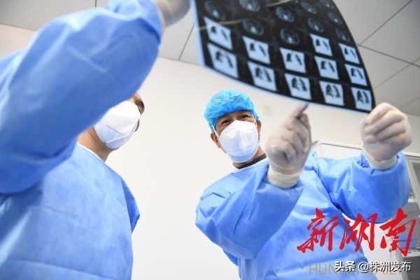 关键时刻冲得上去豁得出来,关键时刻冲得上去危难关头豁得开