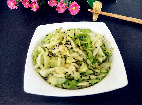 凉拌圆白菜最好吃的制作方法,爽口酸甜圆白菜的腌制方法