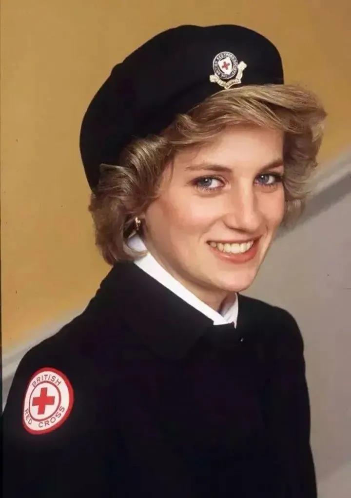 查尔斯王子和卡米拉王冠,英国查尔斯王子感染新冠确诊日期