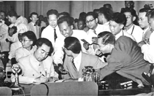 周恩来：永远的榜样