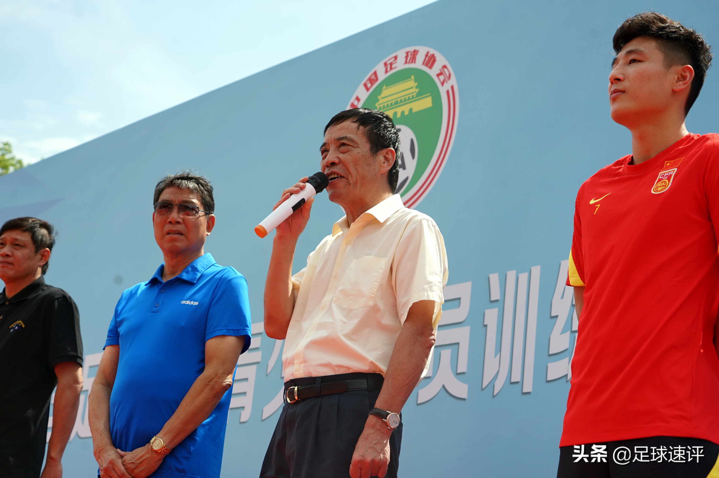 范志毅放弃利物浦,范志毅回应青训