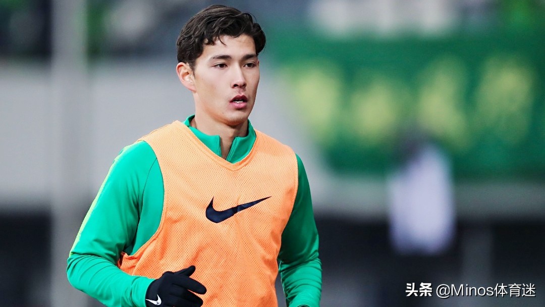 国足张稀哲训练视频,严鼎皓比张稀哲厉害