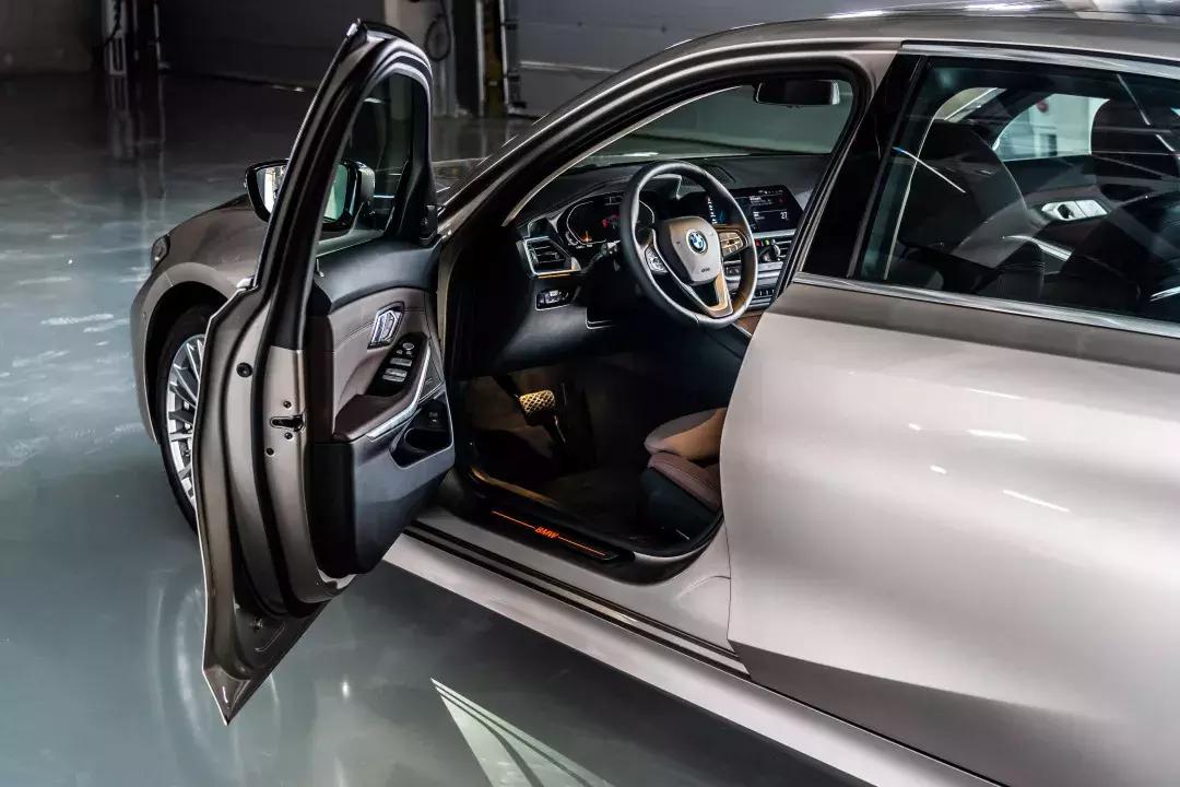 宝马325li评测2022黑,新款宝马325li测评