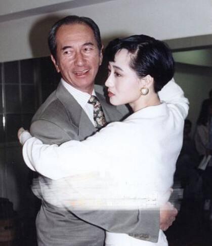 何鸿燊的传奇情史,和5个女人纠缠79年之久,风流半生却无一真爱