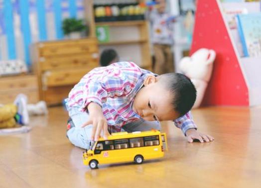 孩子百天没买长命锁,父母给孩子买长命锁怎么补救