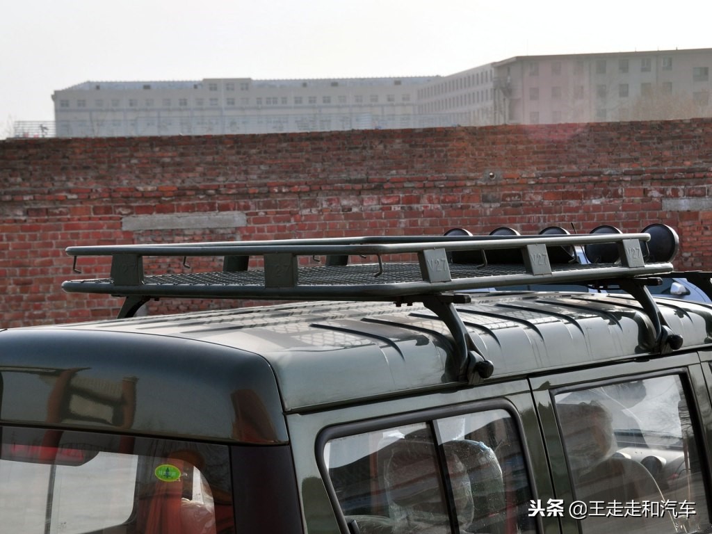 吉姆尼军绿版视频,吉姆尼军绿色小越野车