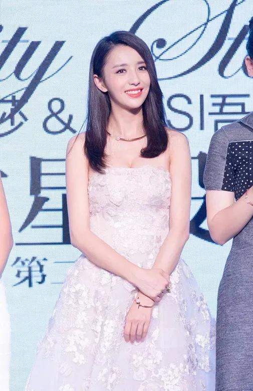 佟丽娅采访女性,佟丽娅采访新女性