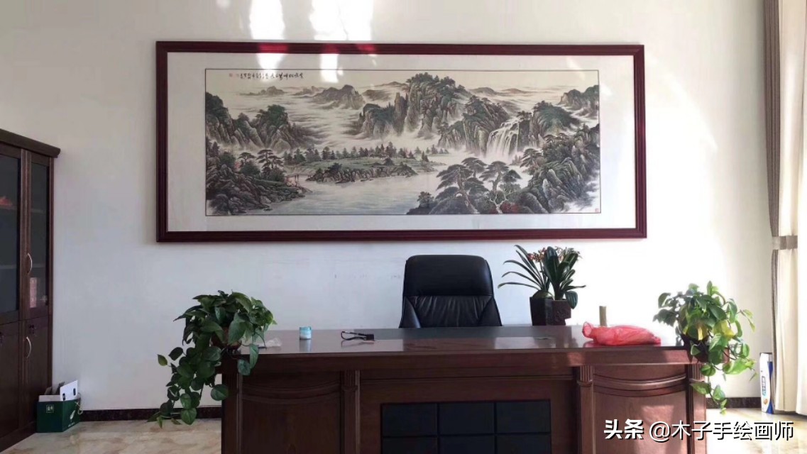 适合背景墙挂的山水画,极简风客厅背景墙挂山水画