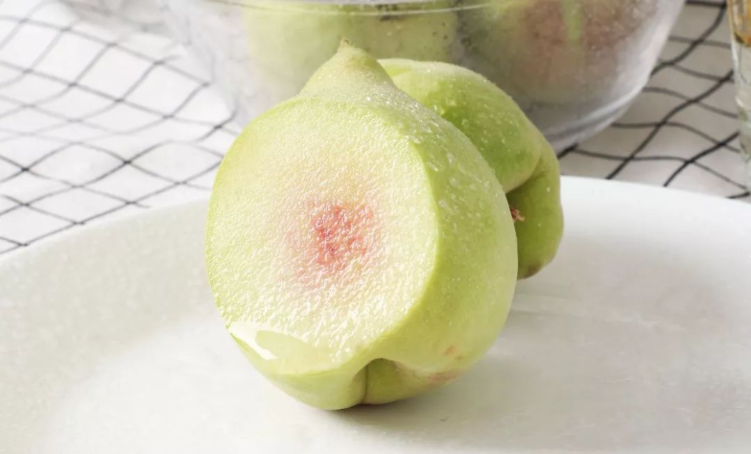 长鹰嘴的怪桃子,桃中贵族,一年只卖20天,想吃还得拼手速