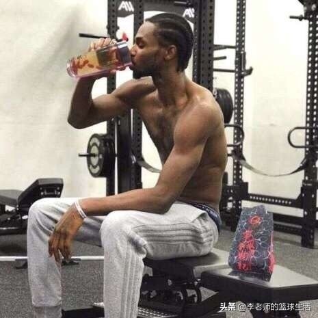 篮球课怎样结合球练习下肢,如何练习下肢力量篮球