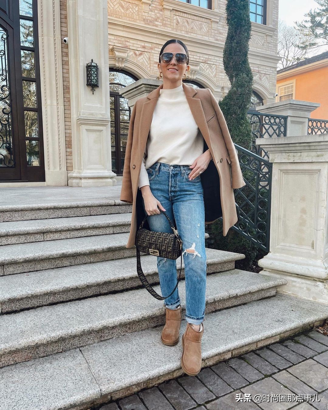ugg鲨鱼裤五分裤怎么搭配,ugg经典款配卫裤好看