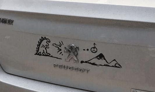 大众车标改成忍者神龟,被车主玩坏的车标中华