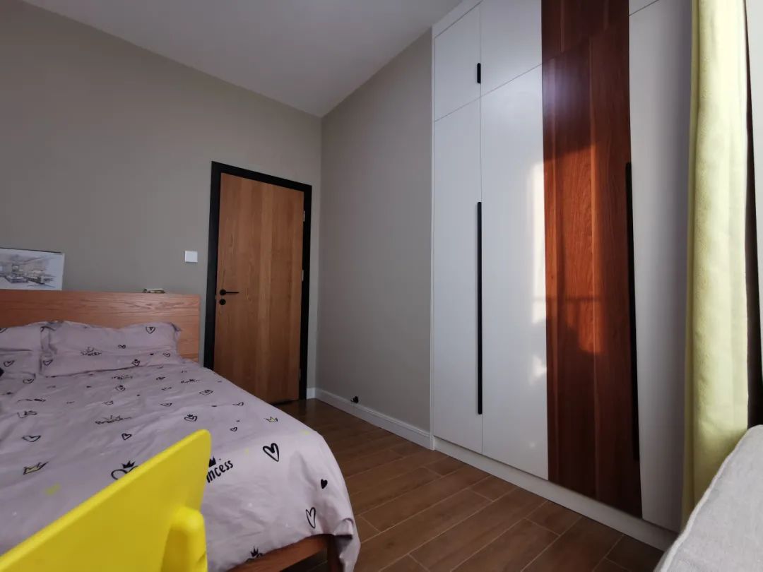 卧室墙面凹进去10多公分怎么装修,10平米的卧室怎么布置显得房间大