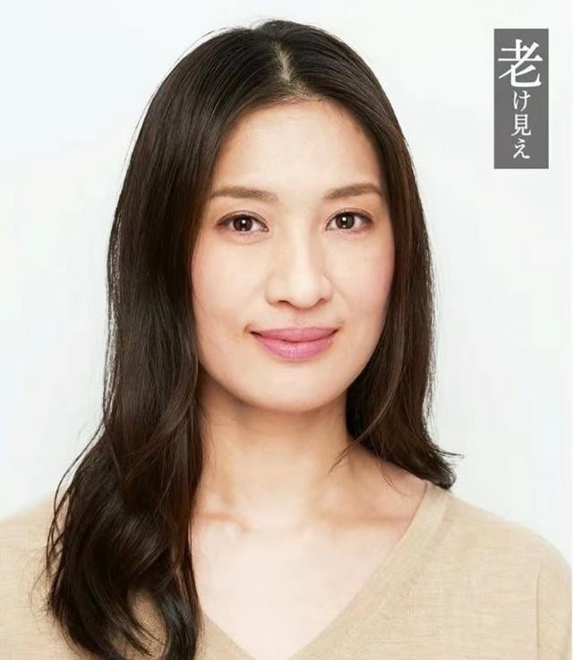 现在流行什么发型好看中年女人,剪什么样的发型适合中年妇女