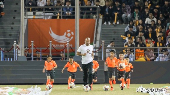 足坛十大前腰贝隆,贝隆足球生涯