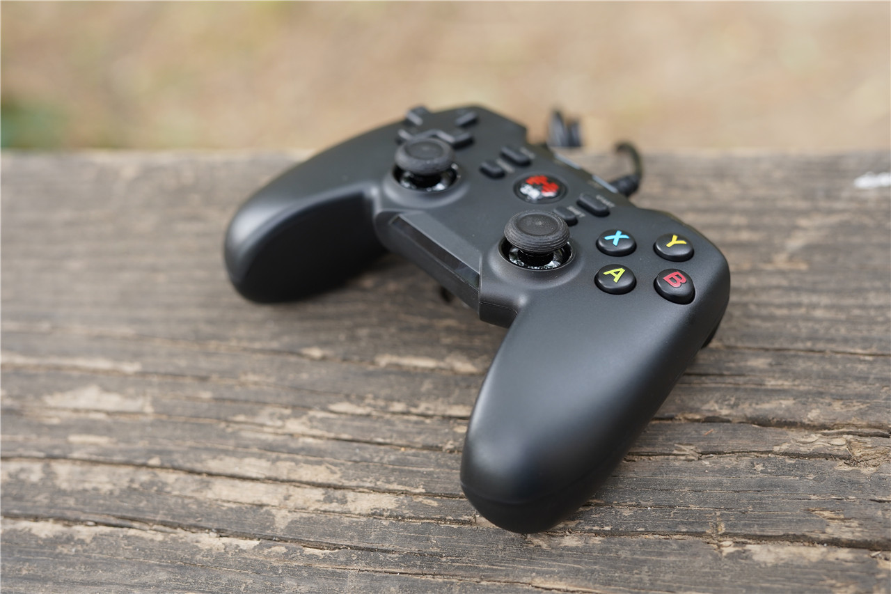 北通蝙蝠4手柄可以调连发频率,北通手柄阿修罗2和蝙蝠4怎么选