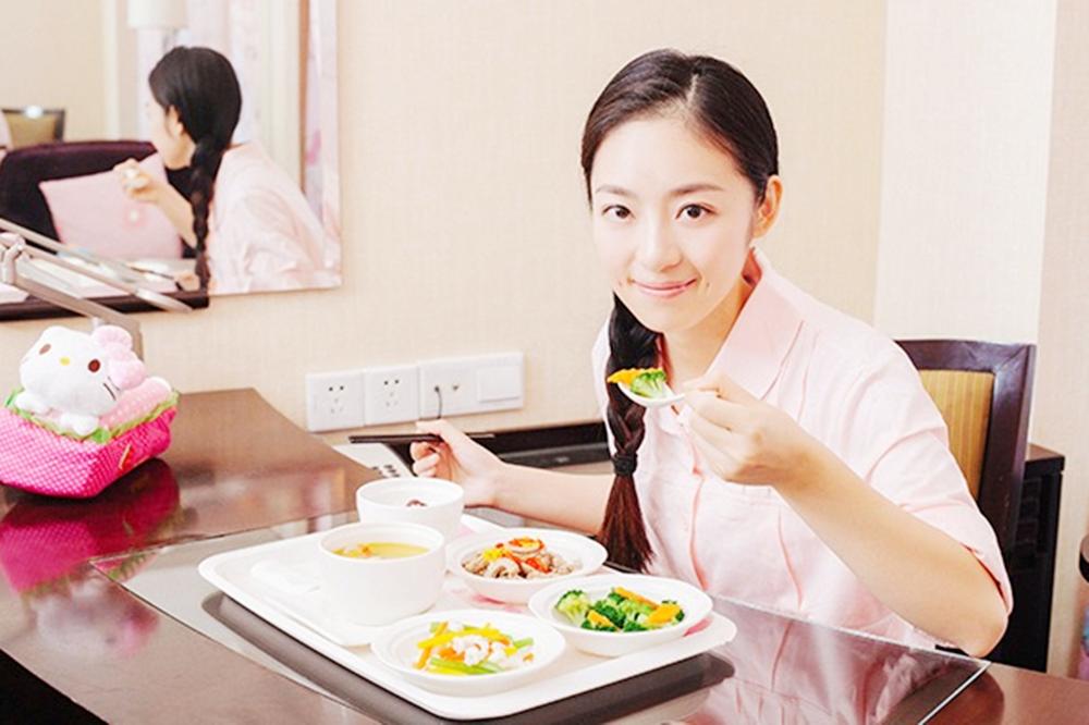 产后月子期间正确睡姿,产后坐月子姿势