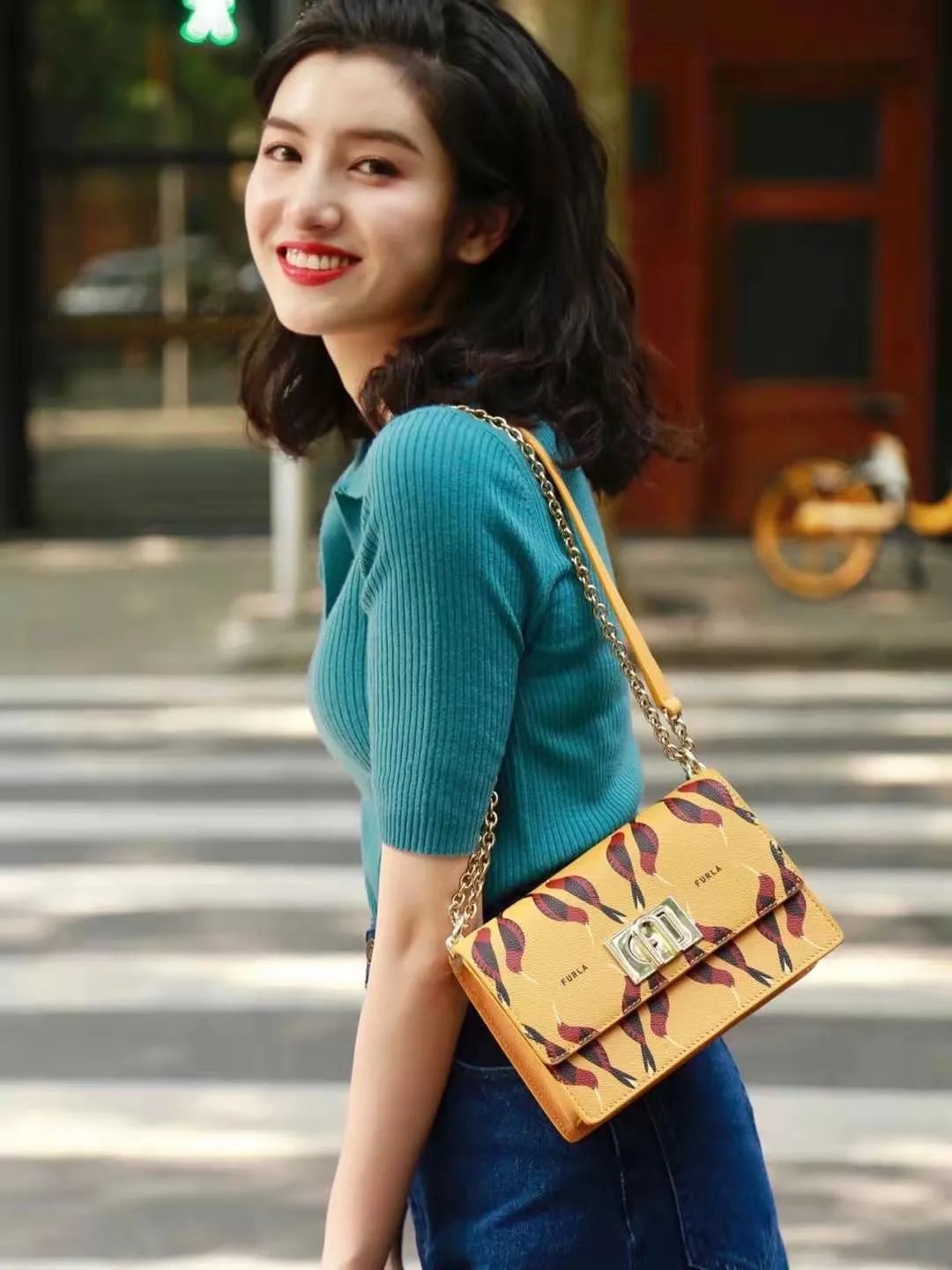 夏季适合什么款式的包包,秋冬适合背什么款式的包包