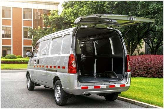 续航300公里的新能源车五菱,300公里续航充满电要多少钱