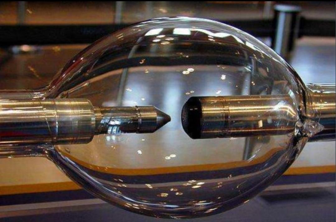 瓦特发明了蒸汽机还是发明了电灯,瓦特发明电灯失败多少次才成功