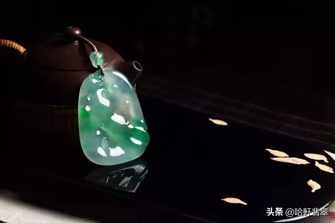 家有闲置的翡翠到哪变现,和田玉和翡翠哪个好变现