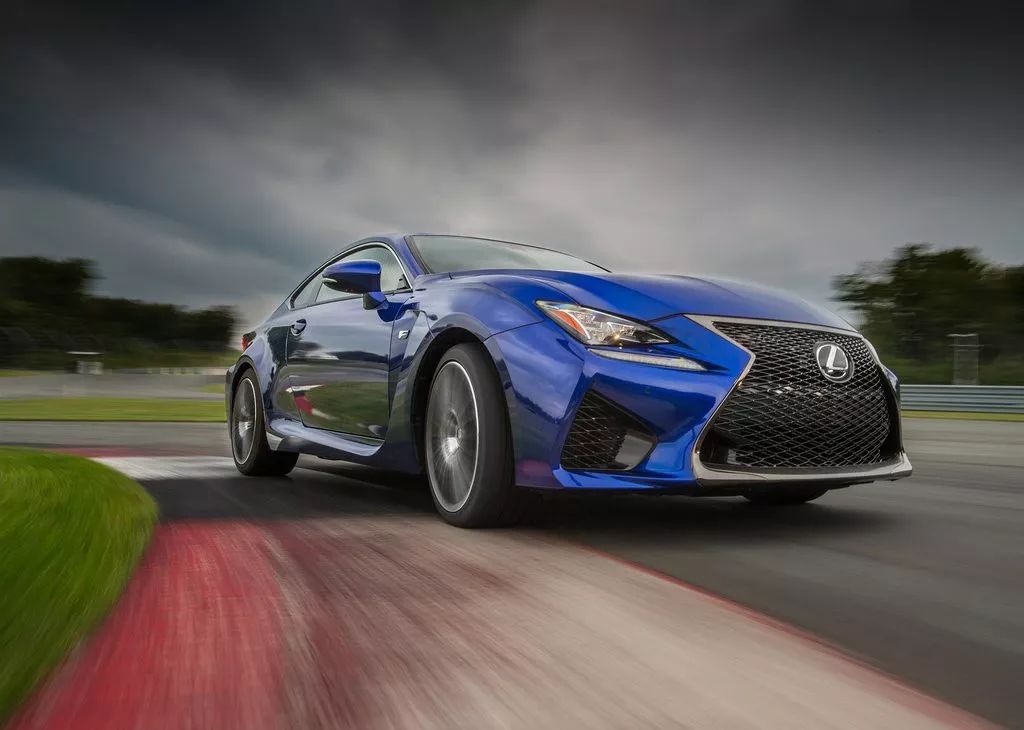 不是超跑也非限量,没想到冠军车手的座驾如此接地气