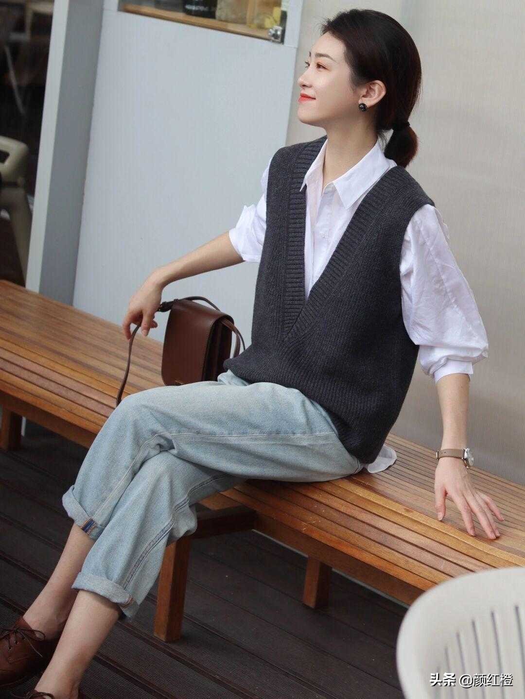 马甲的正确方法简单又好看,马甲的穿法视频教程