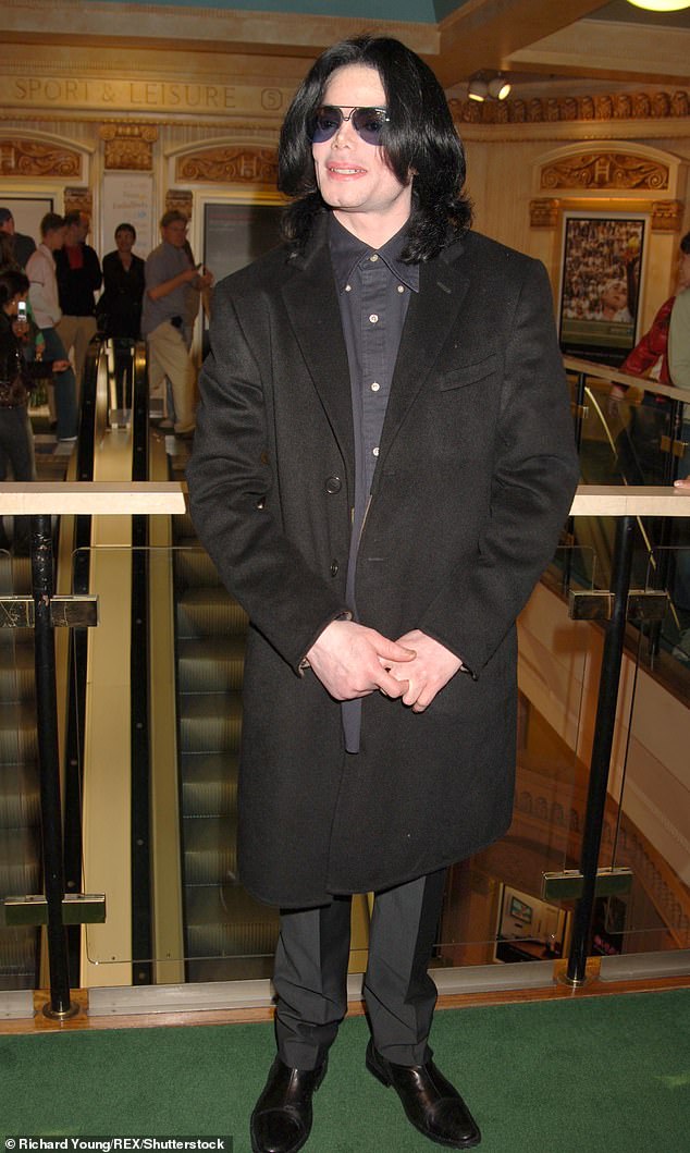 迈克尔杰克逊小儿子为何留长发,迈克尔杰克逊的三个孩子长大了