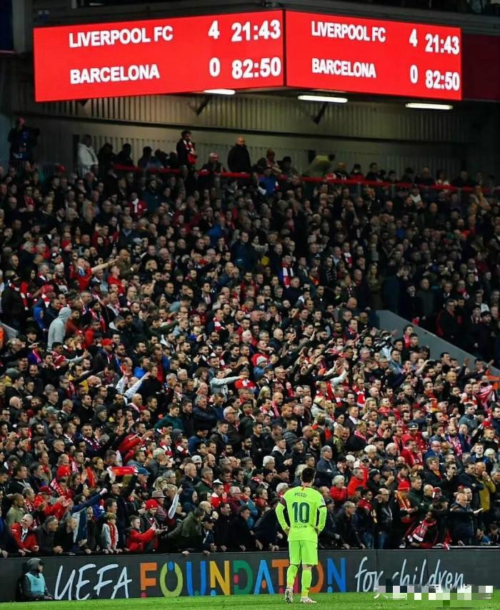 不满心爱球队失败，苏醒用拳头愤怒砸碎电视机，网友：狂躁发作？