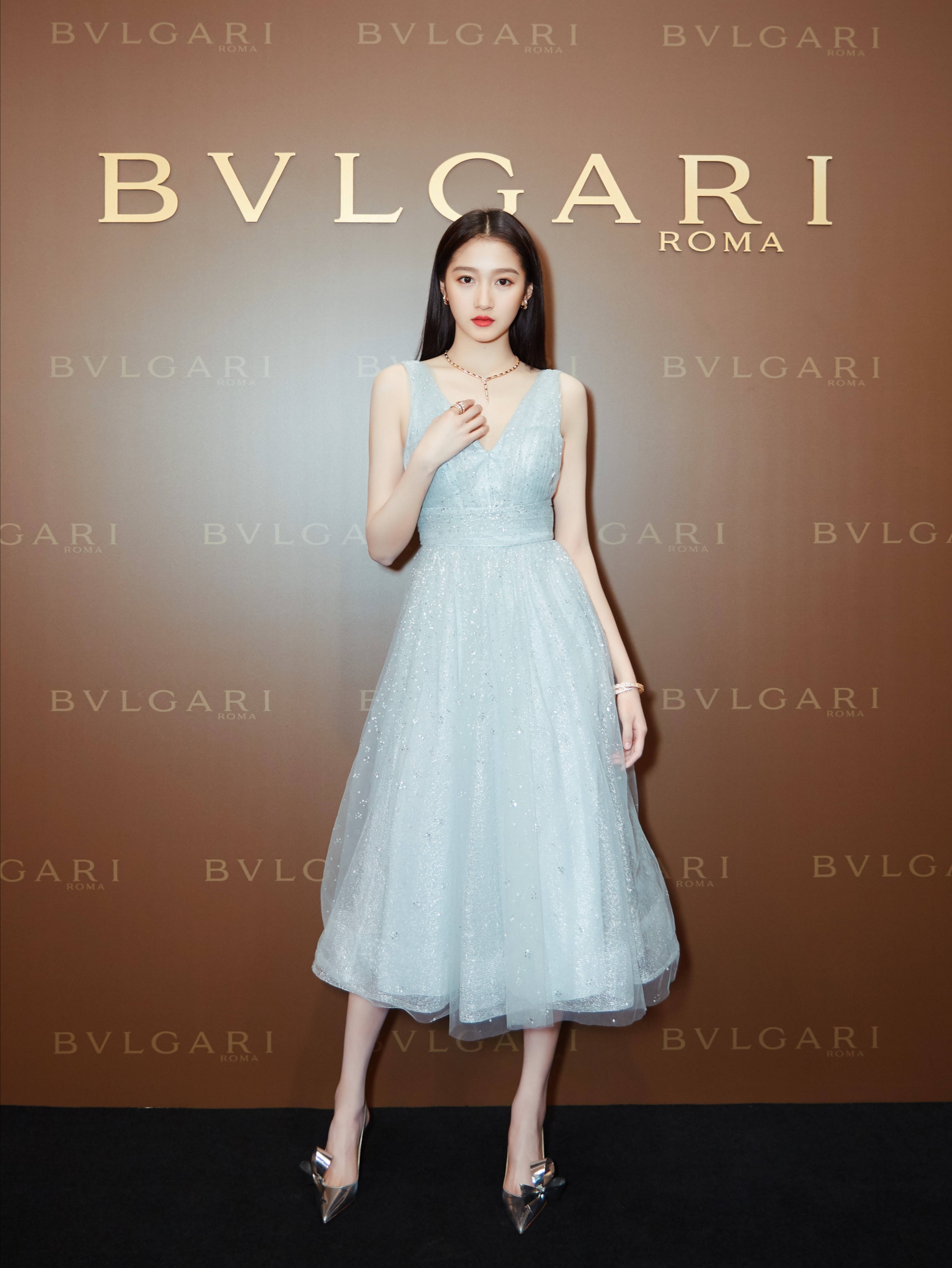 原来关晓彤也有傲人身材,关晓彤恋爱3年