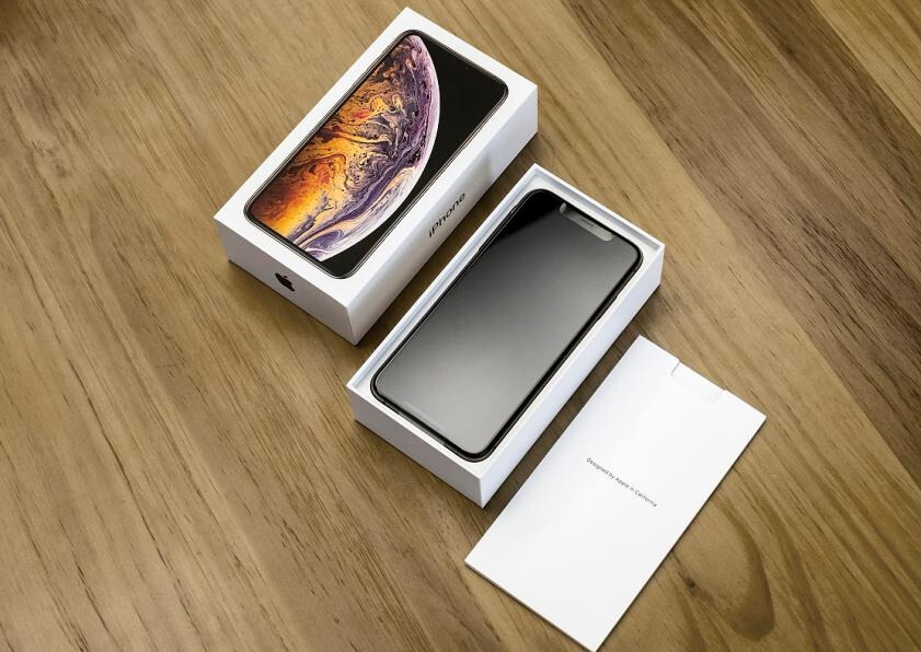 现在买iphone的人,买iphone必须知道的三件事