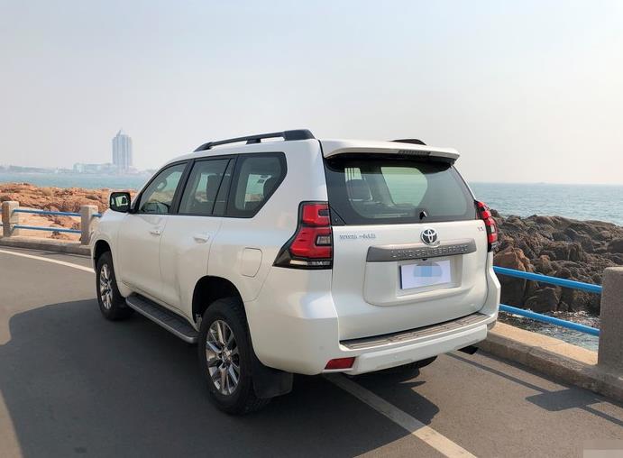 月薪8000，养一辆丰田普拉多压力很大吗？一年多少花销？