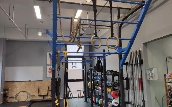 国内健身教练培训机,设备最全健身房