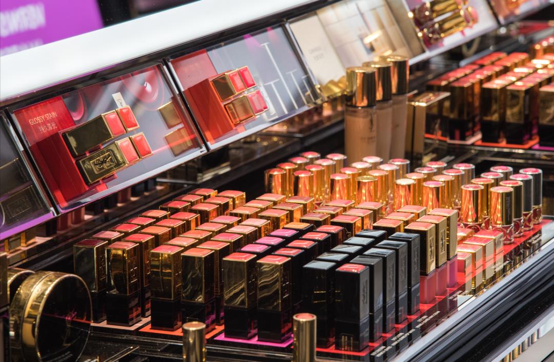 奢侈品柜姐服务态度,奢侈品柜姐辛苦吗