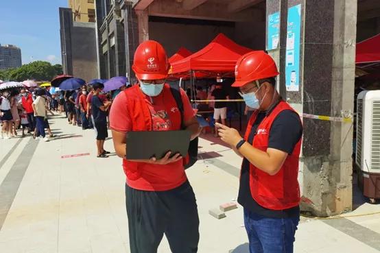 冲在抗击疫情第一线,冲在前线守在一线