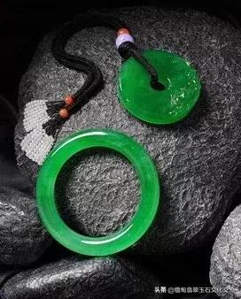 怎么辨别翡翠手镯好坏图解,翡翠手镯好坏最简单方法