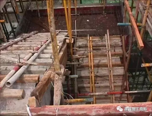 地下室模板施工技术交底,幕墙施工技术交底模板